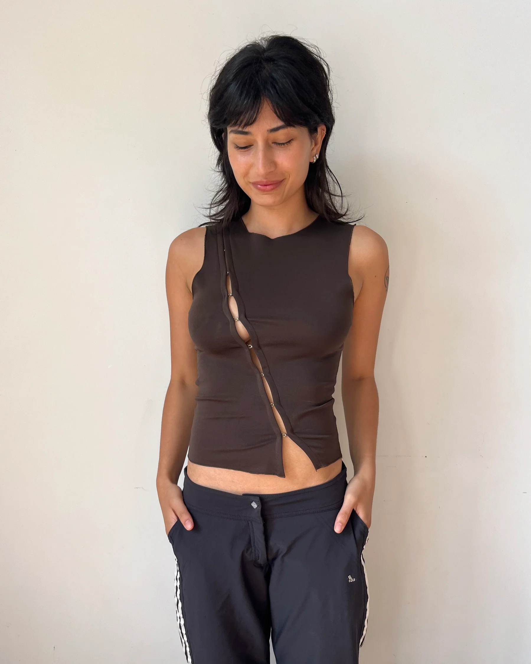 BROWN HOOK AND EYE TANK - Image 2