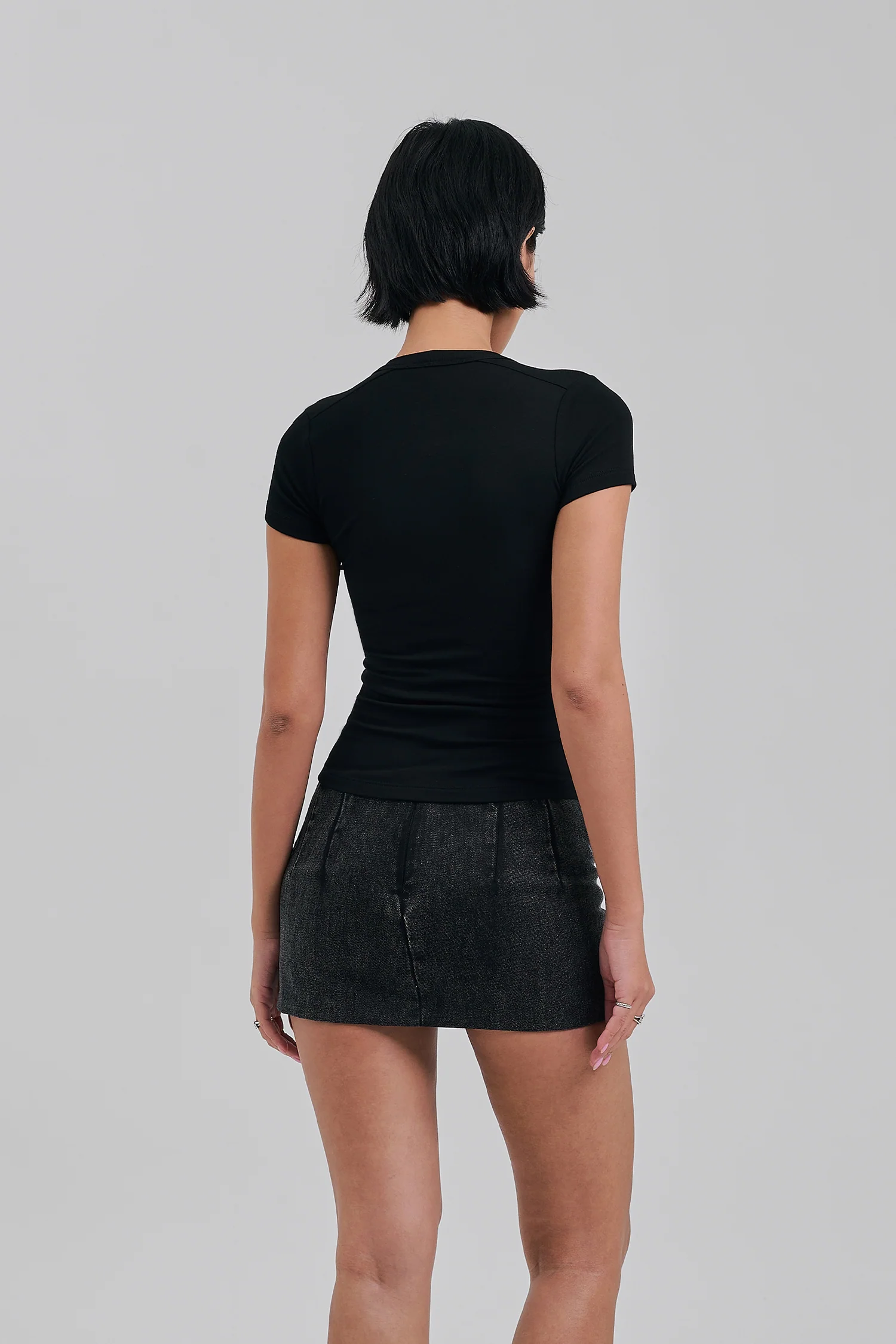 CLOVE TEE BLACK - Image 3