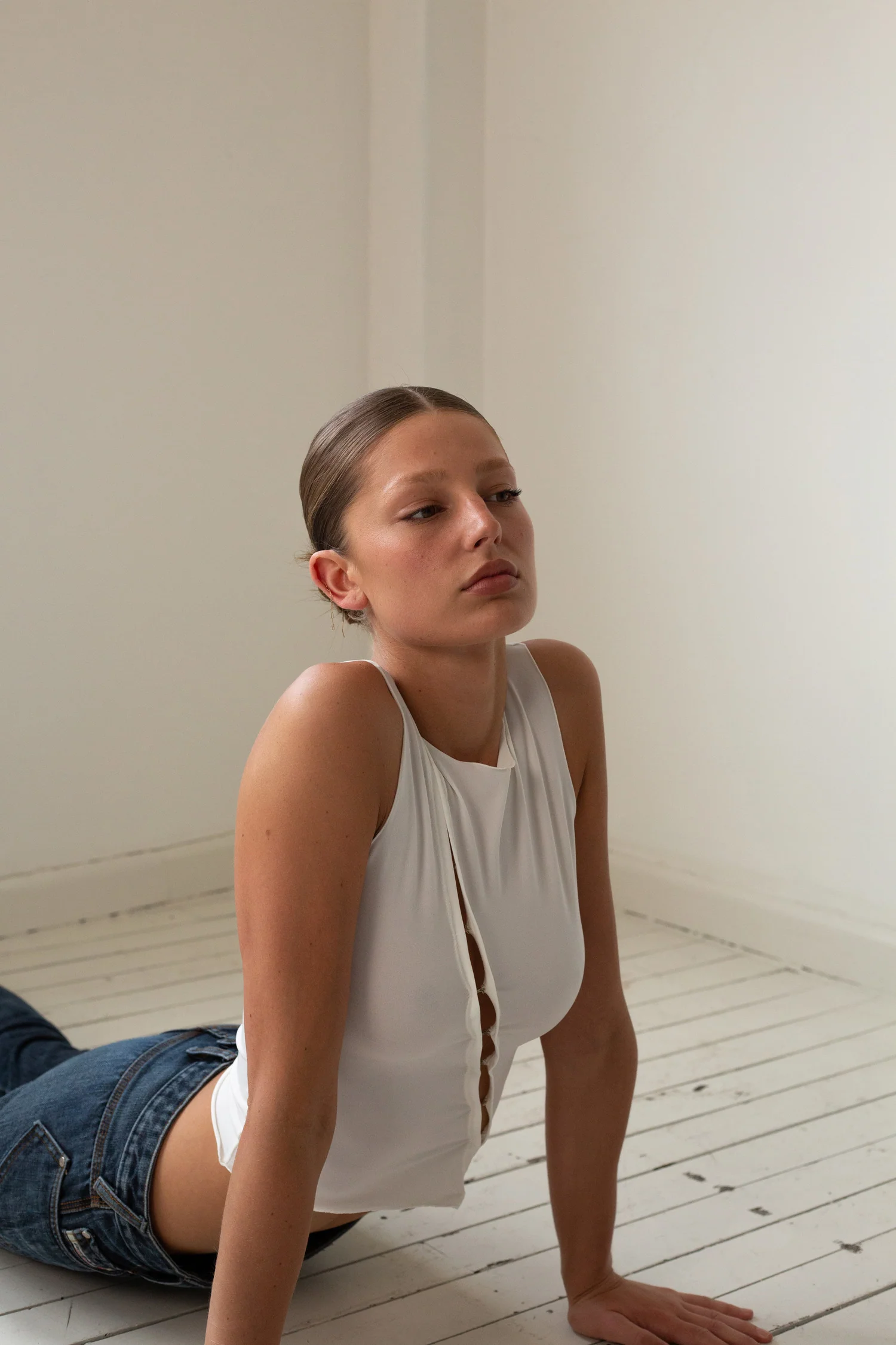 IVORY HOOK AND EYE TANK - Image 5