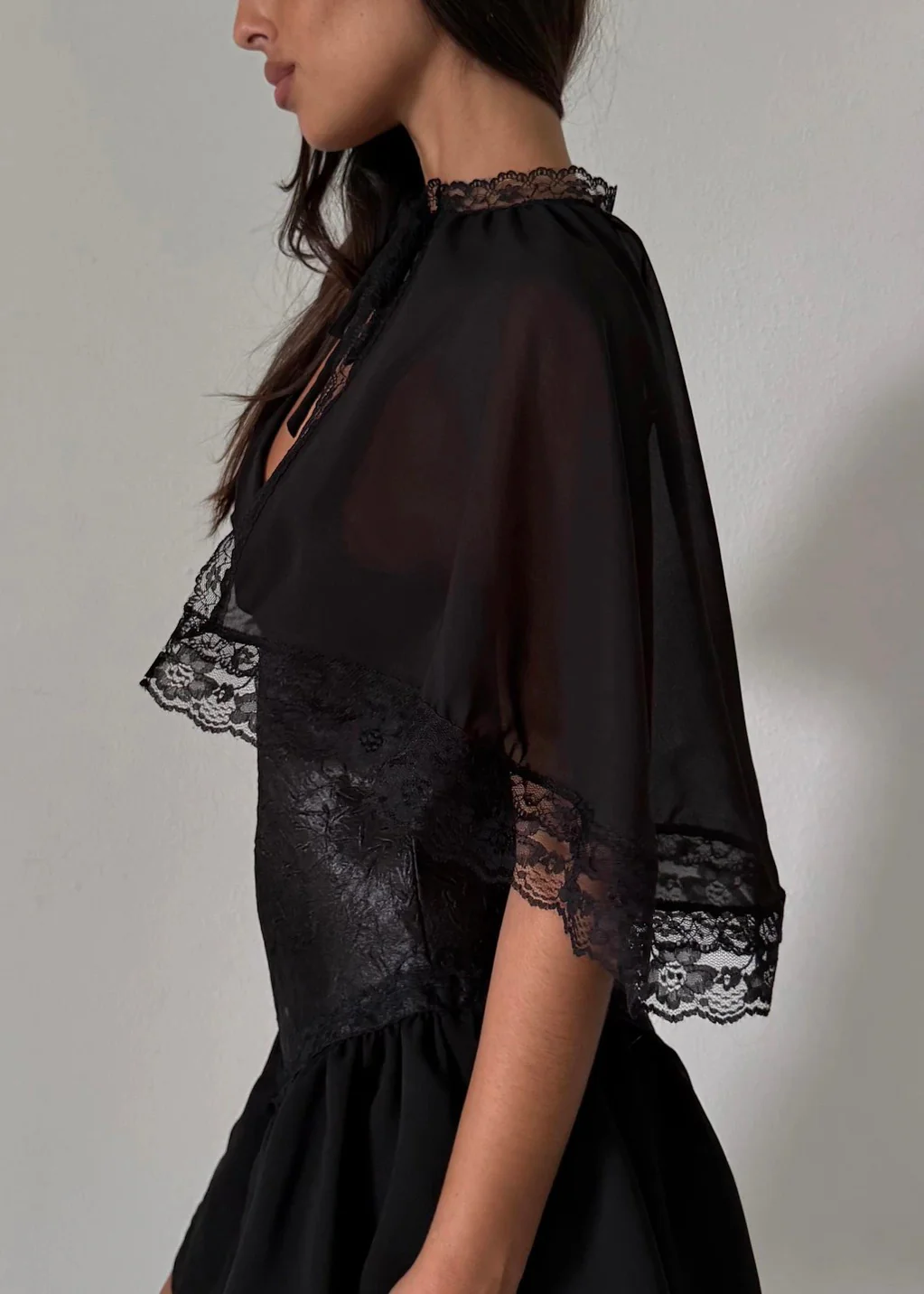 LA NUIT cape - Image 3