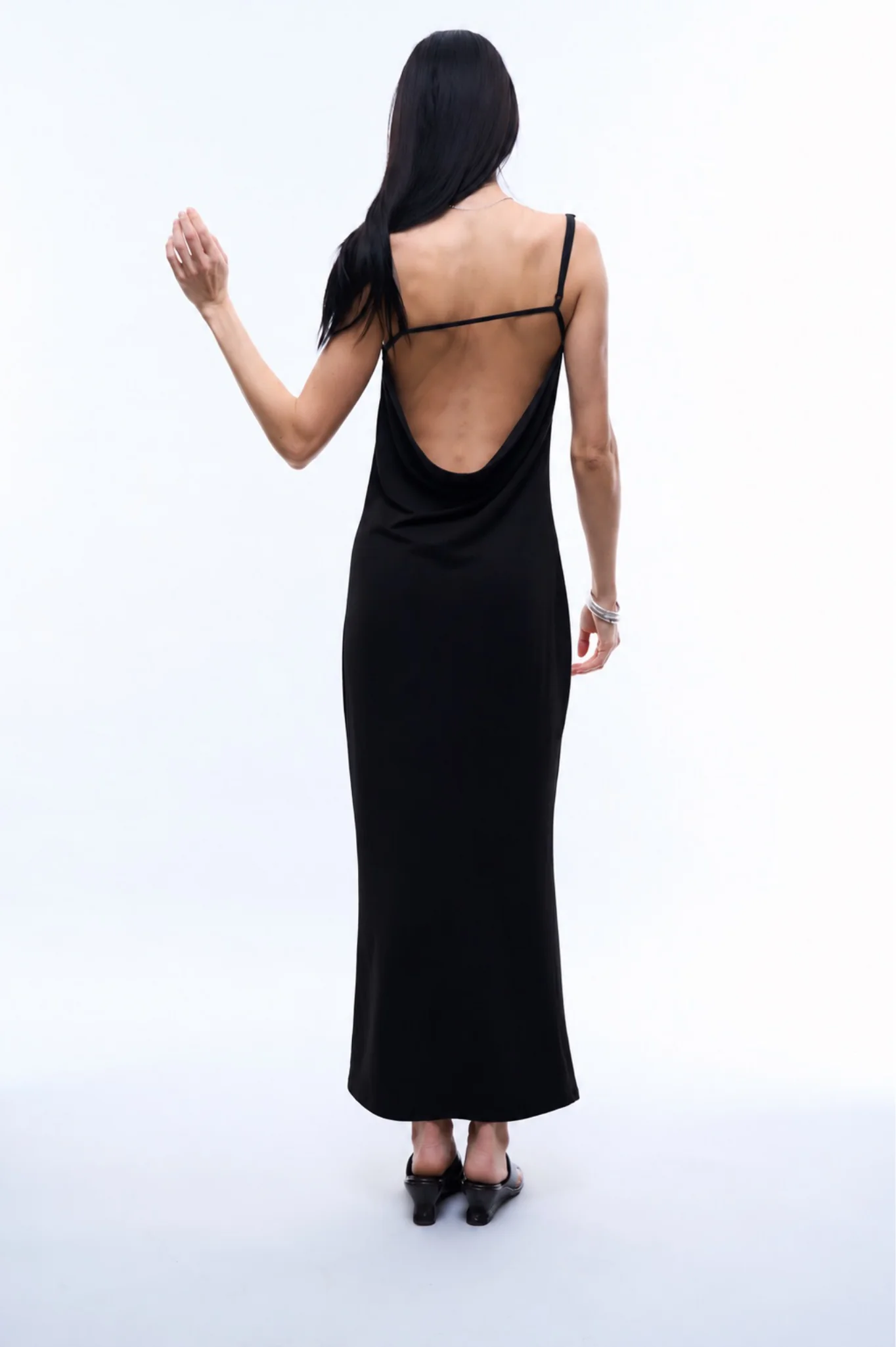NIGHTLINE LONG DRESS IN BLACK - Image 2
