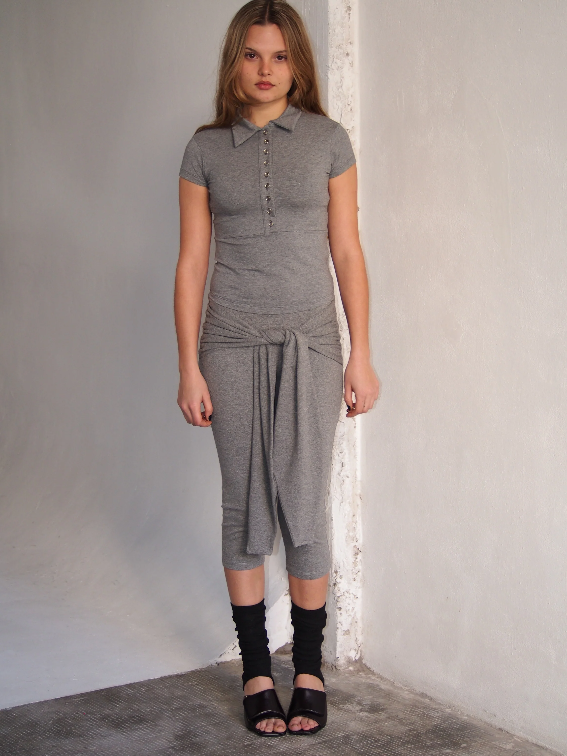 POLO TOP WITH MULTIPLE BUTTONS - GREY - Image 4